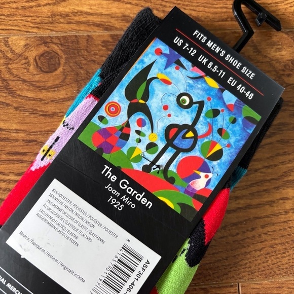 Artist Series: The Garden by: Joan Miro 1925 crew socks - Picture 4 of 4
